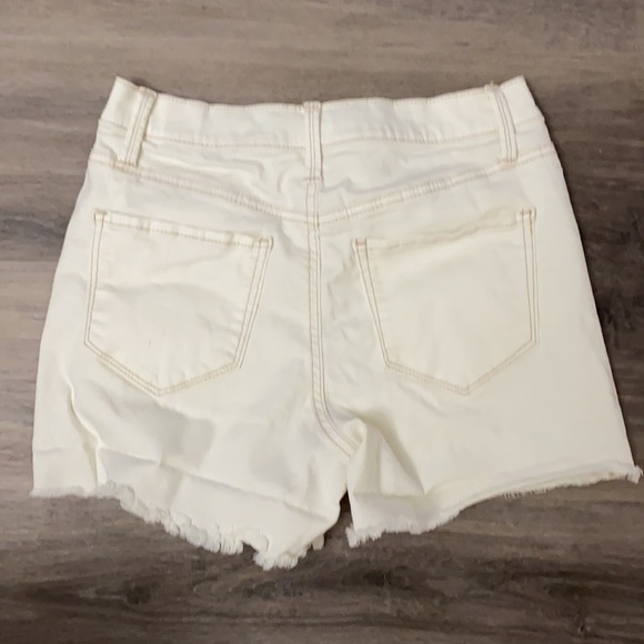 NWOT Ladies size 5 white high rise midi shorts new without tags nwot - Picture 2 of 3